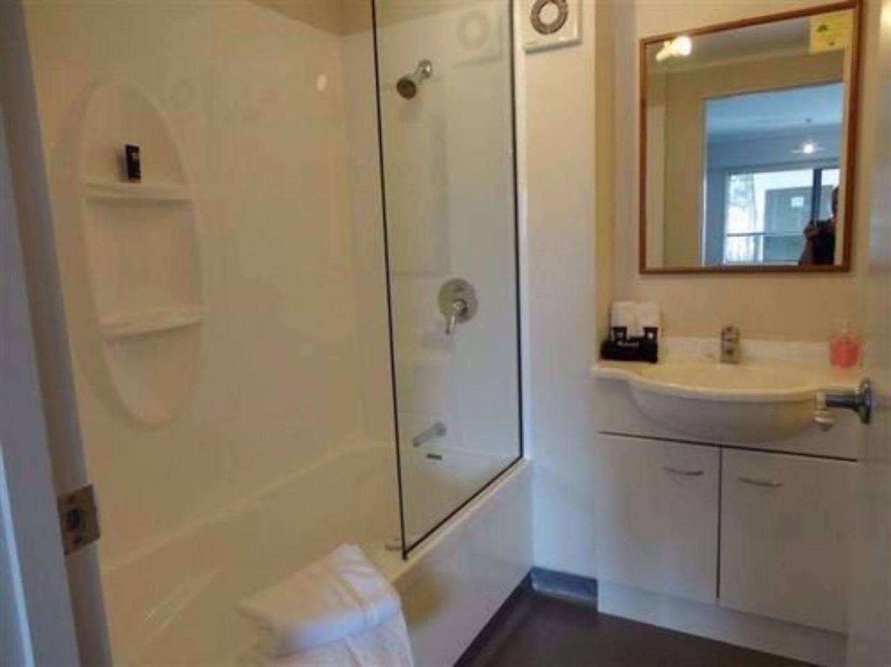 Asure Abode On Courtenay Motor Inn New Plymouth Bagian luar foto