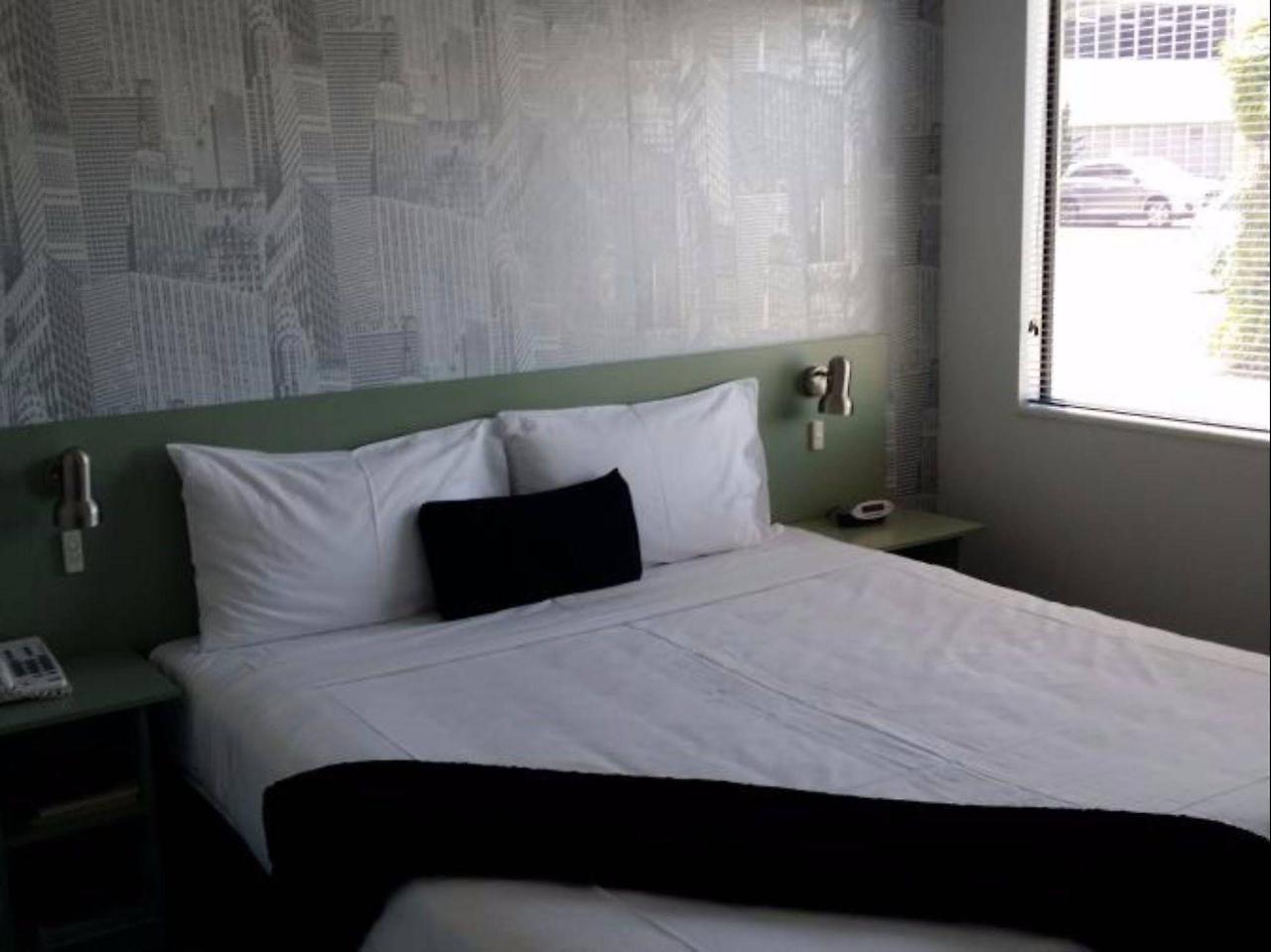 Asure Abode On Courtenay Motor Inn New Plymouth Bagian luar foto