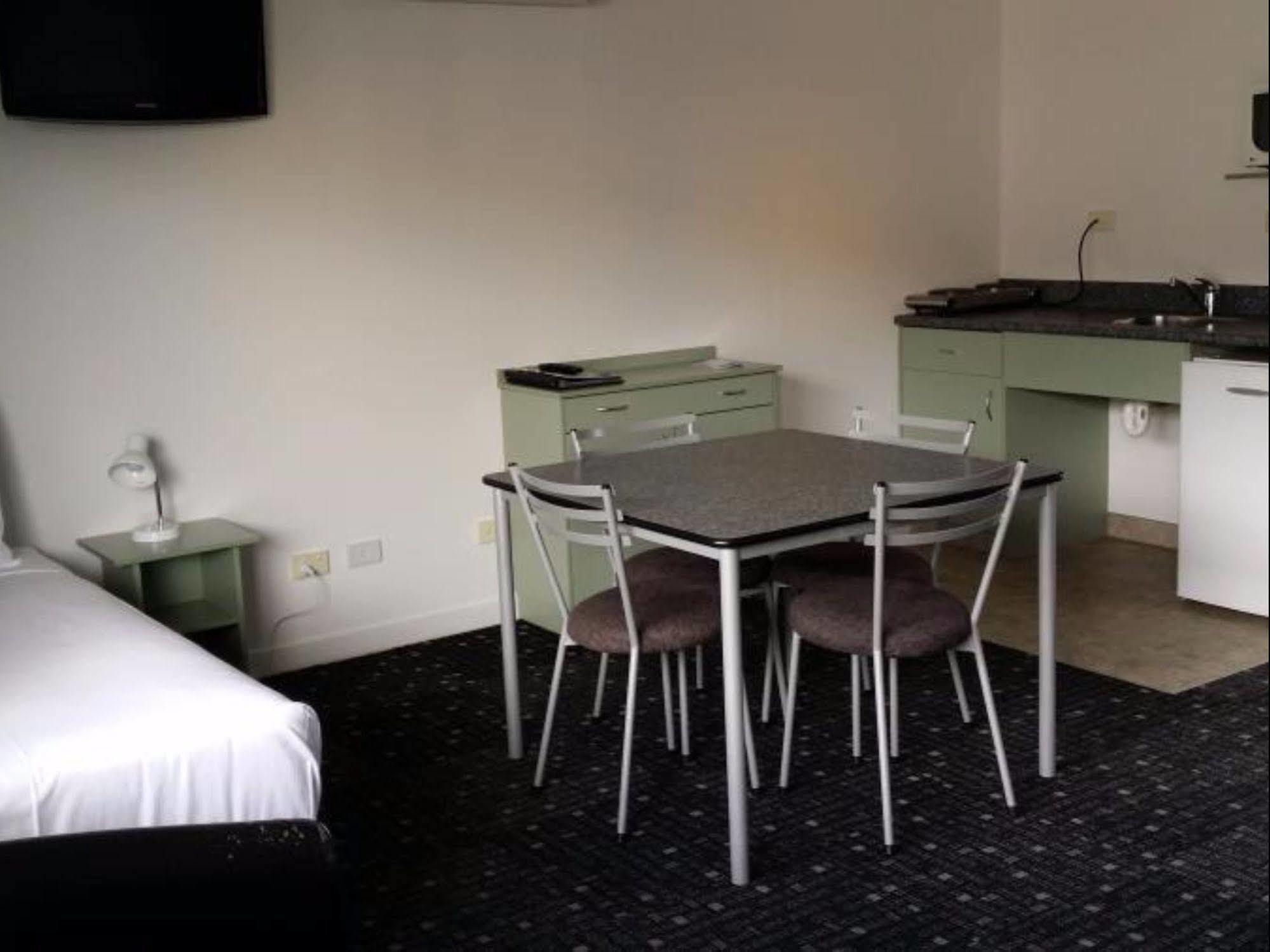 Asure Abode On Courtenay Motor Inn New Plymouth Bagian luar foto