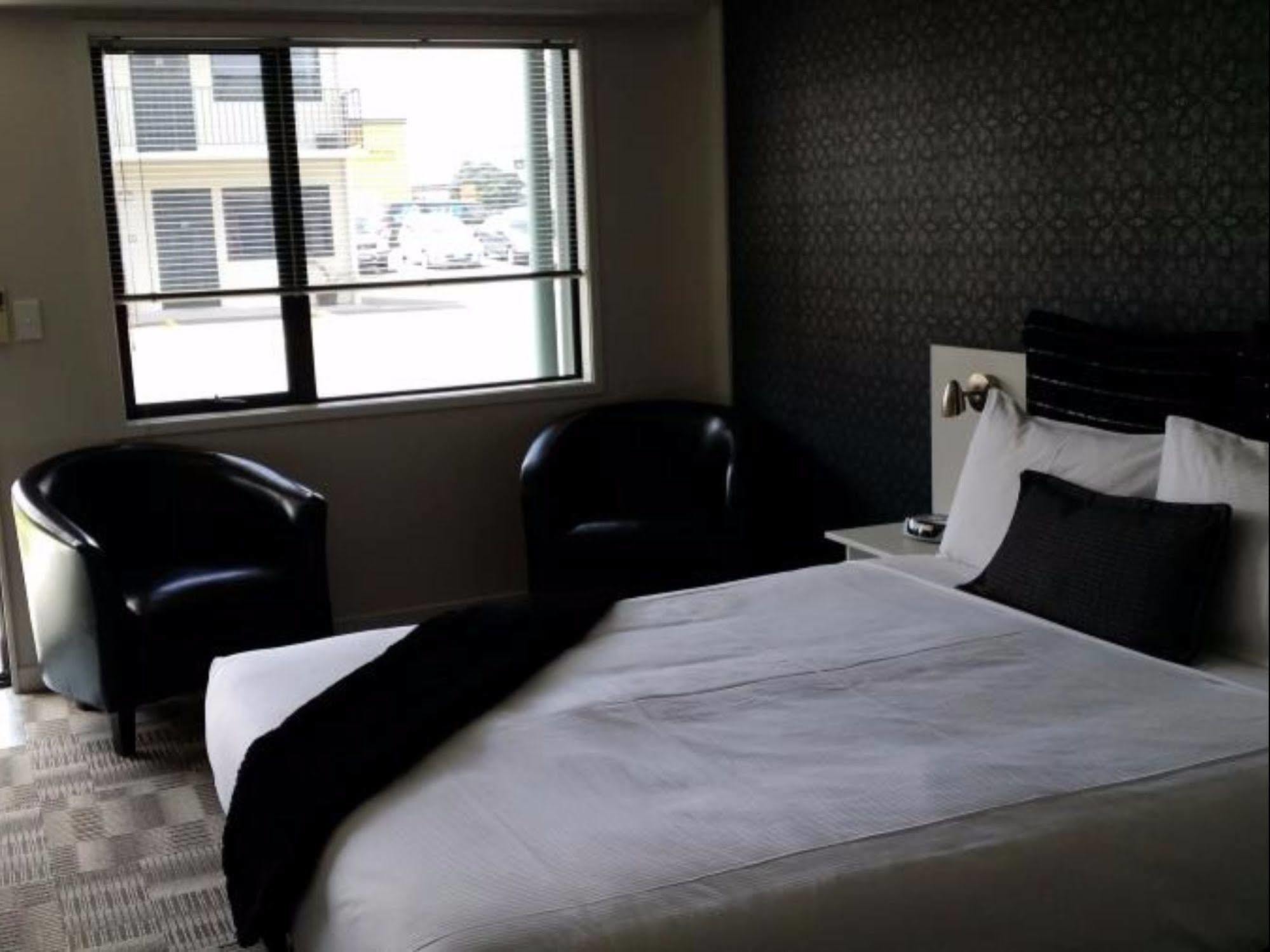 Asure Abode On Courtenay Motor Inn New Plymouth Bagian luar foto