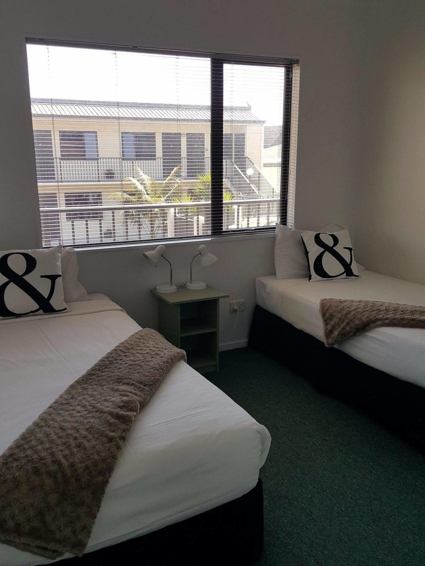 Asure Abode On Courtenay Motor Inn New Plymouth Bagian luar foto