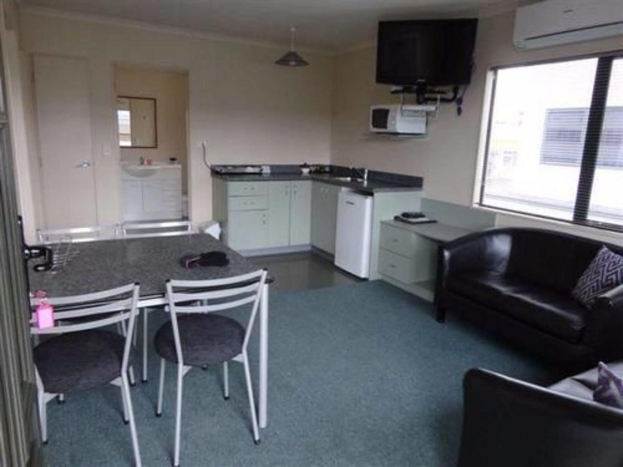 Asure Abode On Courtenay Motor Inn New Plymouth Bagian luar foto
